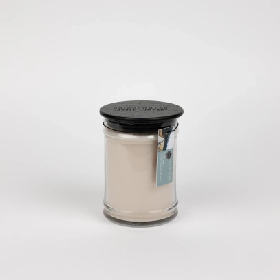 Świeca zapachowa Solitude 524 Bridgewater