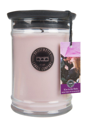 Świeca zapachowa Kiss in the Rain 524g Bridgewater